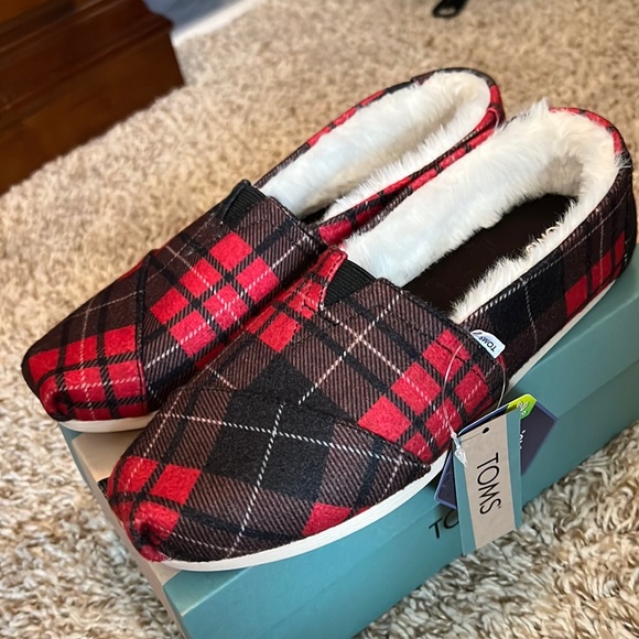 NEW Plaid - NWT Toms Red Tartan printed felt size 8. Have matching toddler size - Picture 1 of 5
